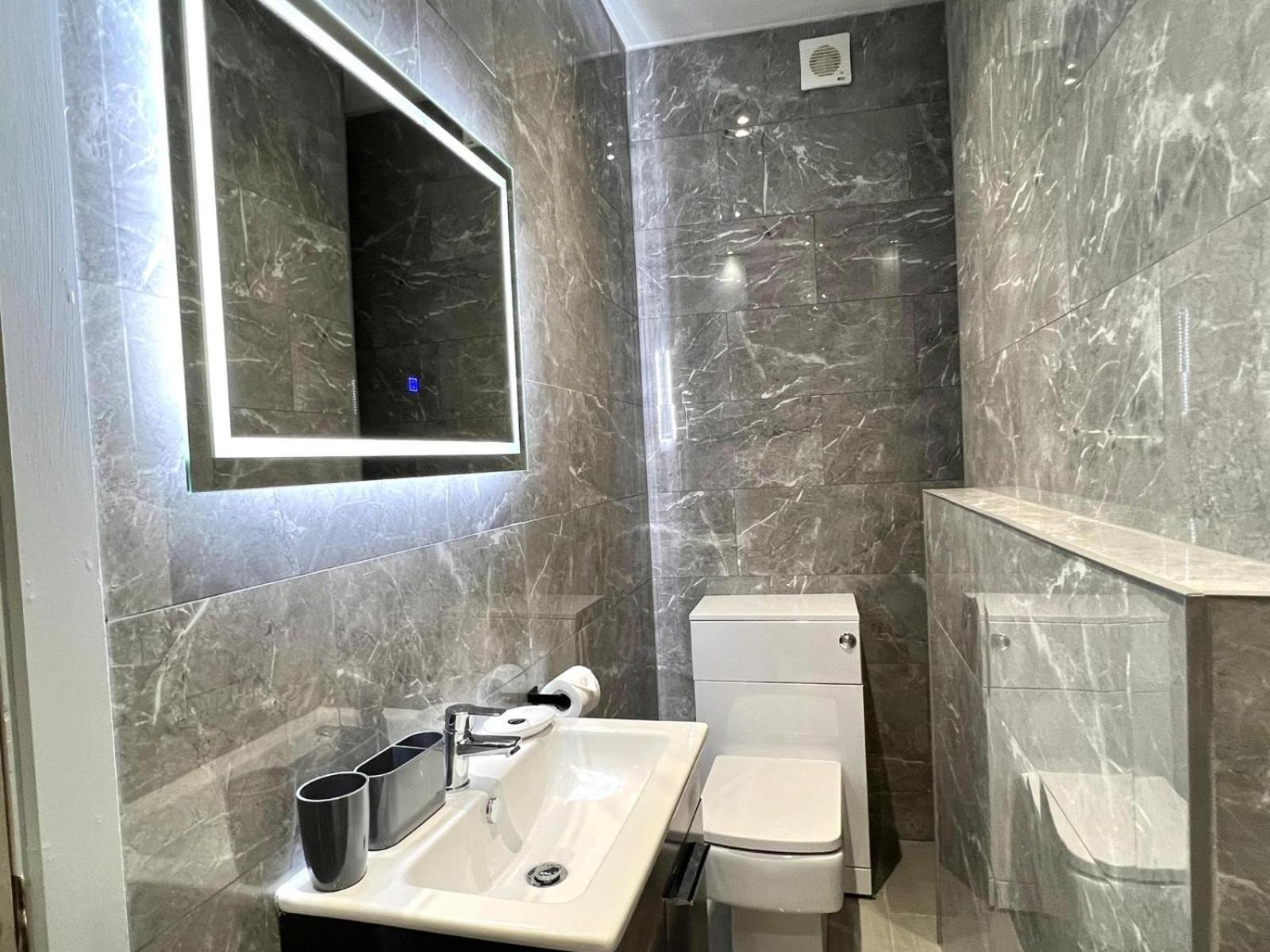 Whiskawaystays - Foregate Street - Apartment 3 ウスター エクステリア 写真